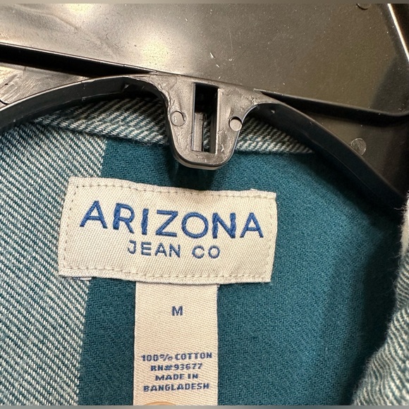 Arizona Men’s Blue Coral Plaid Button Down Flannel Shirt NWT Size Medium - Picture 6 of 8